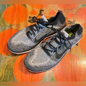 Nike Free RN Flyknit Sneakers Oreo White Black 942838-101 Mens Size 13 Shoes Ath